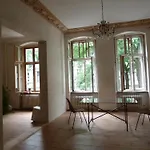 Classy, Bright Kreuzberg Apartment